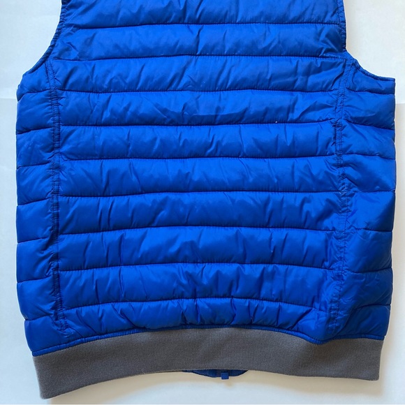 roots down vest - Picture 3 of 6